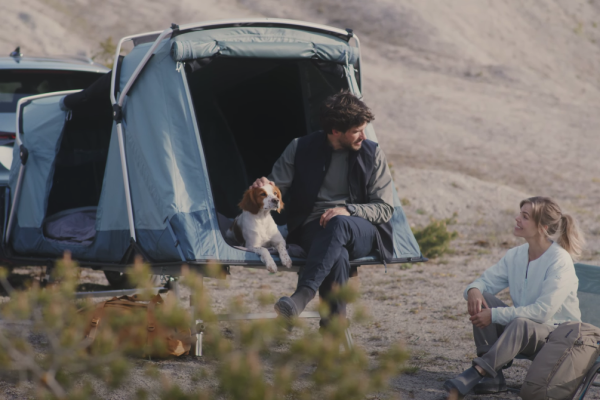 Thule Outset detachable hitch tent drops rooftop car camping to ground